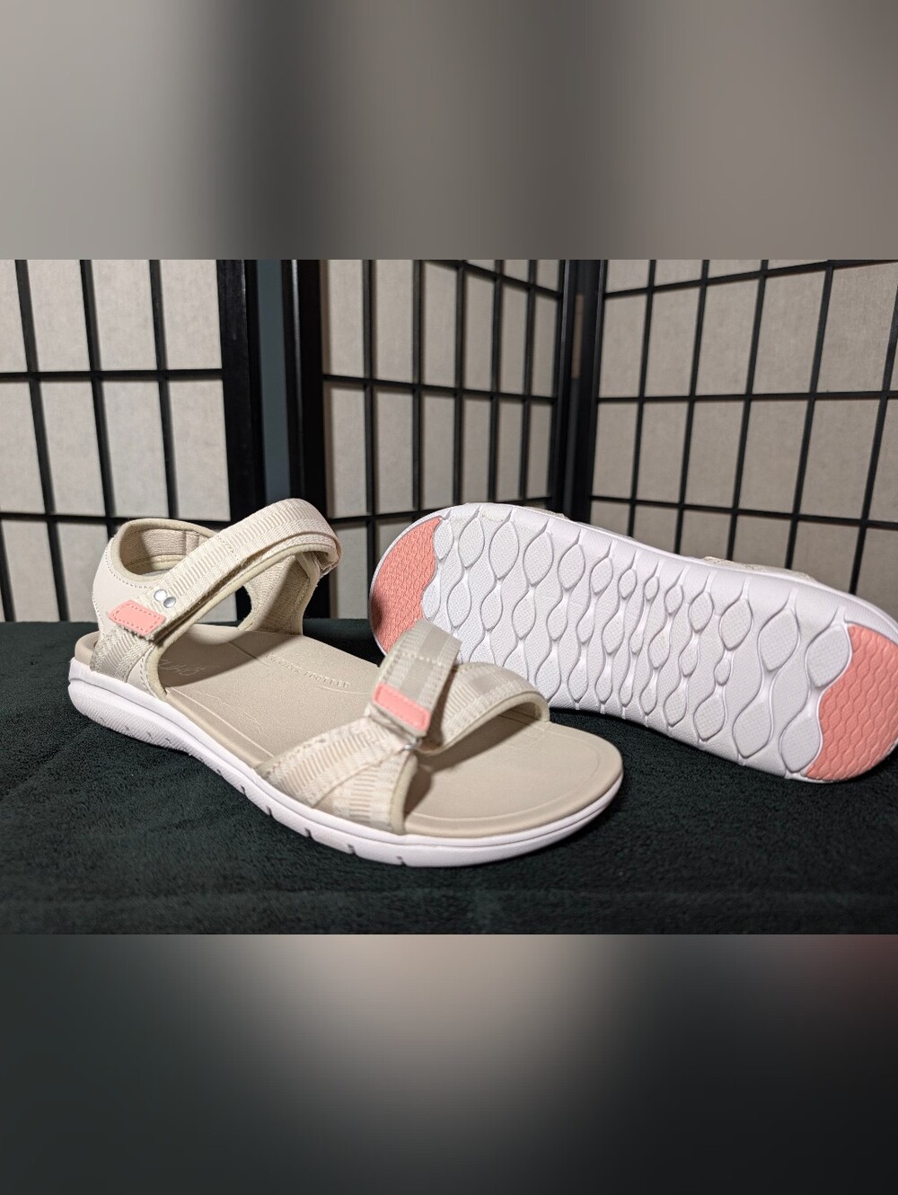 Ryka Light Beige Casual Sandals with Pink Accent size 7.5